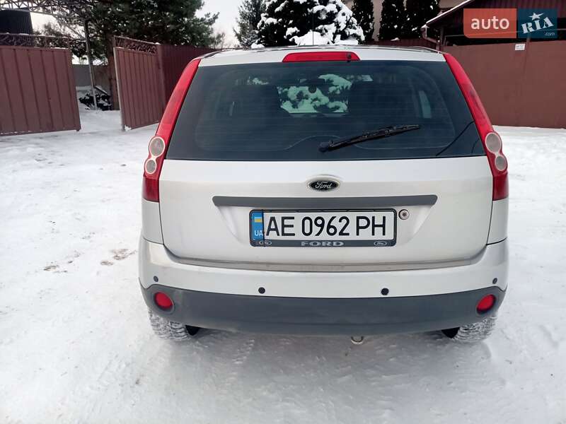Хетчбек Ford Fiesta 2007 в Дніпрі