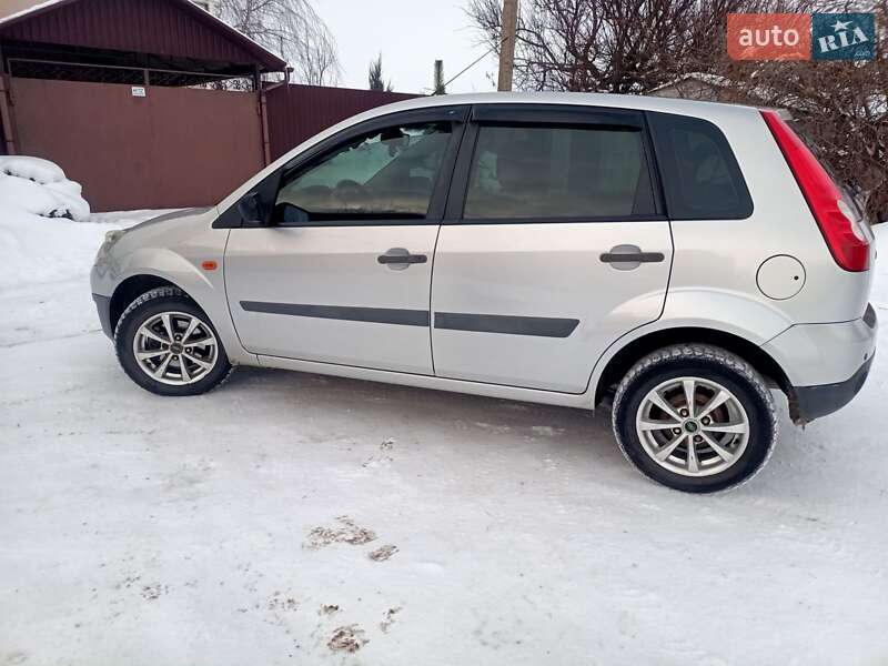 Хетчбек Ford Fiesta 2007 в Дніпрі