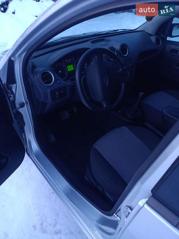 Хетчбек Ford Fiesta 2007 в Дніпрі