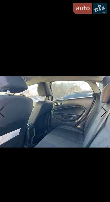 Седан Ford Fiesta 2015 в Києві