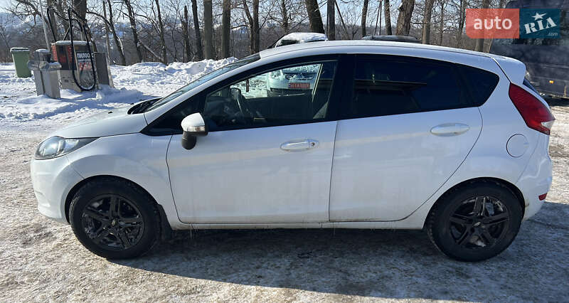 Хетчбек Ford Fiesta 2012 в Бучачі