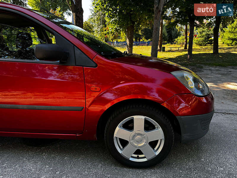 Хэтчбек Ford Fiesta 2007 в Киеве