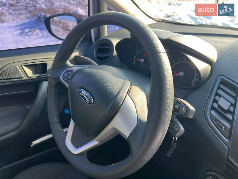 Хетчбек Ford Fiesta 2011 в Кременчуці фото 9 Хетчбек Ford Fiesta 2011 в Кременчуці