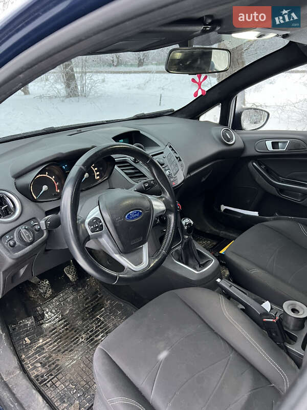 Хетчбек Ford Fiesta 2013 в Високому фото 9 Хетчбек Ford Fiesta 2013 в Високому