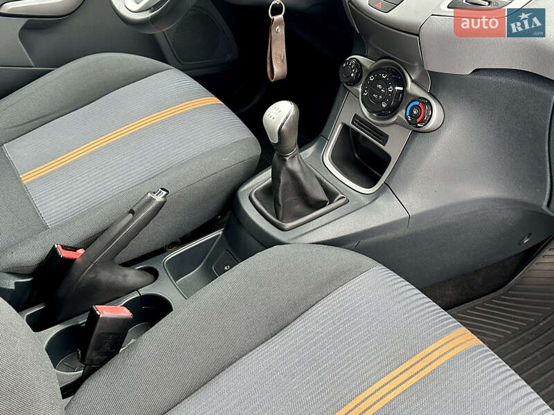 Хетчбек Ford Fiesta 2011 в Житомирі