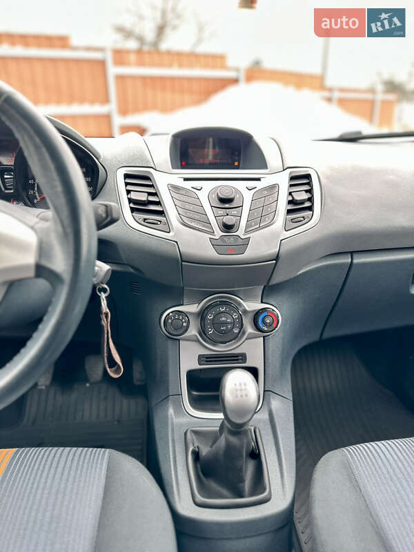 Хетчбек Ford Fiesta 2011 в Житомирі