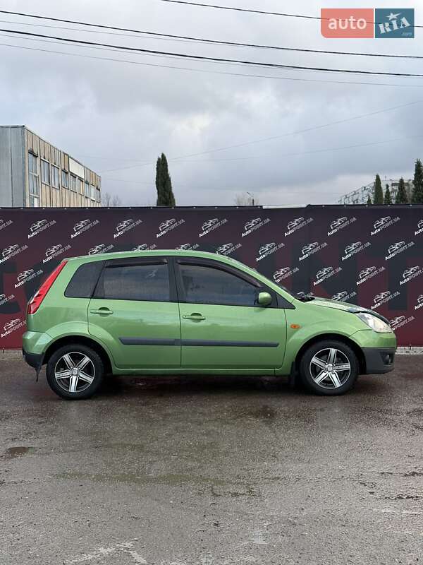 Хэтчбек Ford Fiesta 2006 в Сумах