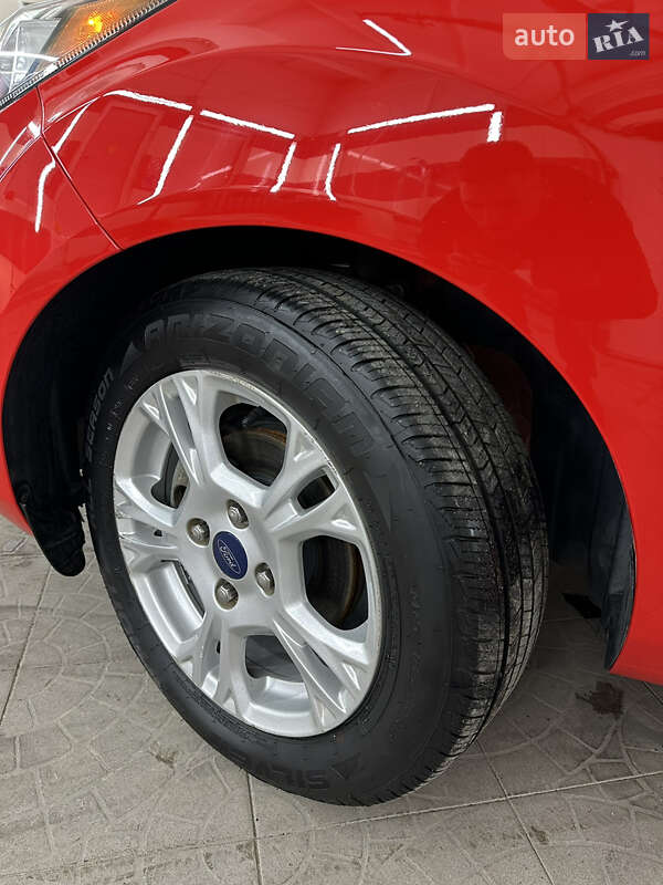 Седан Ford Fiesta 2016 в Львове