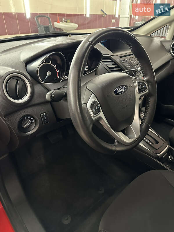 Седан Ford Fiesta 2016 в Львове