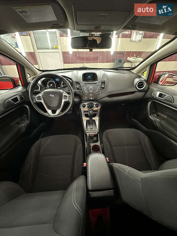 Седан Ford Fiesta 2016 в Львове