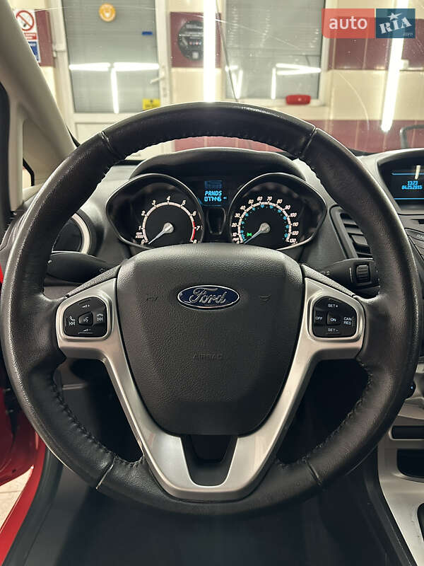 Седан Ford Fiesta 2016 в Львове