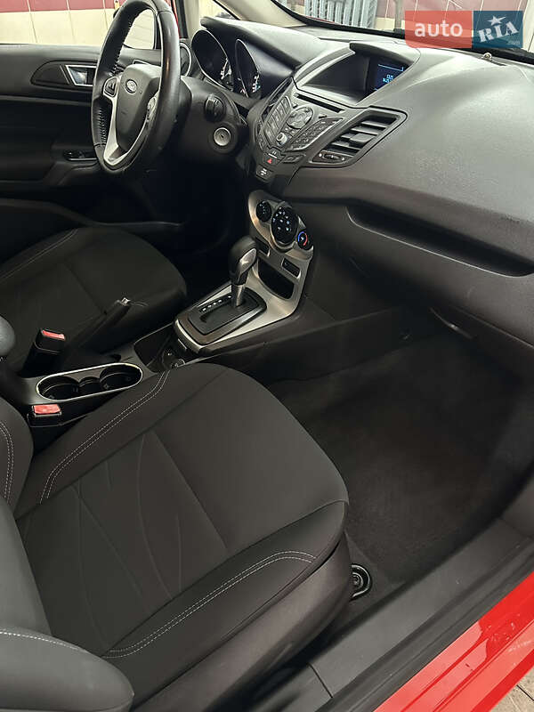 Седан Ford Fiesta 2016 в Львове