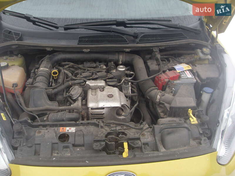 Хэтчбек Ford Fiesta 2013 в Чернигове