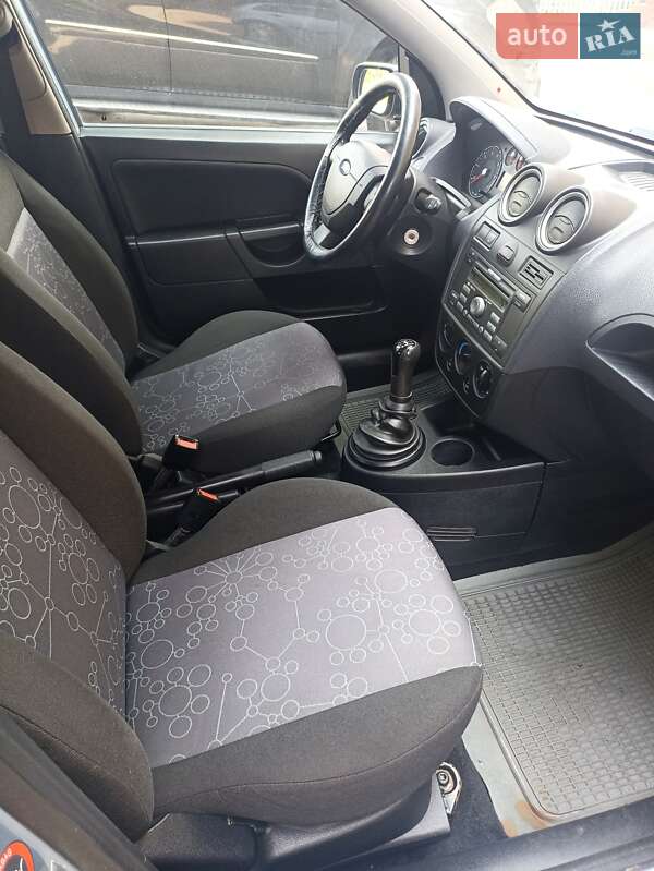 Хетчбек Ford Fiesta 2007 в Чернігові
