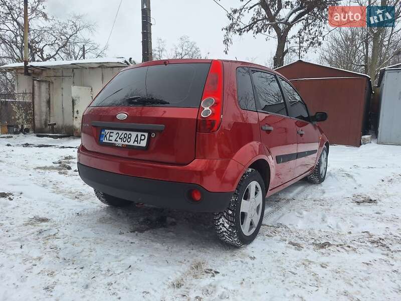 Хэтчбек Ford Fiesta 2006 в Кривом Роге