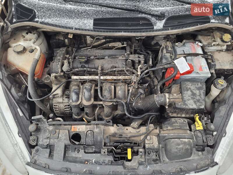 Хетчбек Ford Fiesta 2015 в Києві