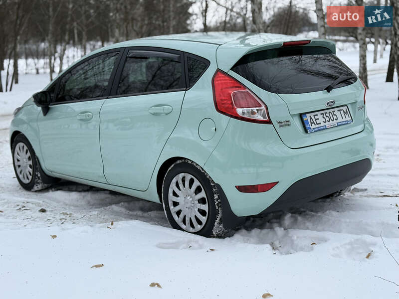 Хетчбек Ford Fiesta 2016 в Павлограді