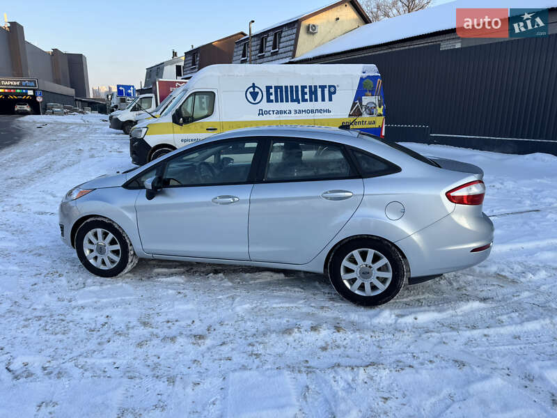 Седан Ford Fiesta 2016 в Києві