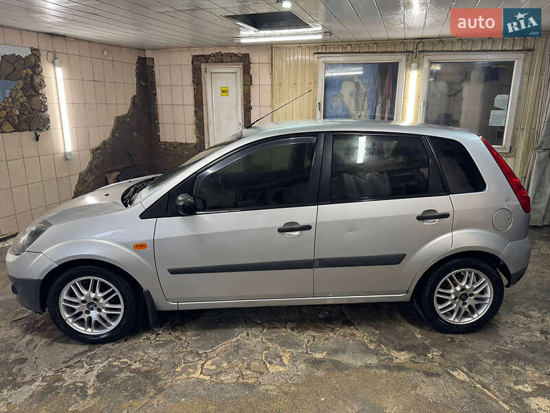 Хетчбек Ford Fiesta 2008 в Кропивницькому
