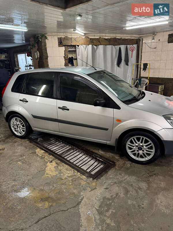 Хетчбек Ford Fiesta 2008 в Кропивницькому