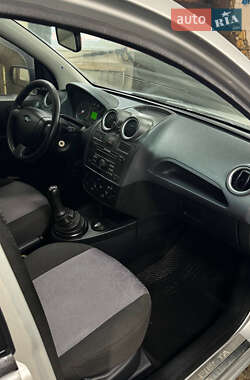 Хэтчбек Ford Fiesta 2008 в Кропивницком