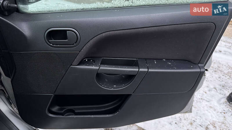 Хетчбек Ford Fiesta 2008 в Кропивницькому