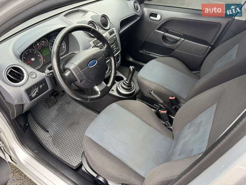 Хетчбек Ford Fiesta 2008 в Дніпрі фото 8 Хетчбек Ford Fiesta 2008 в Дніпрі