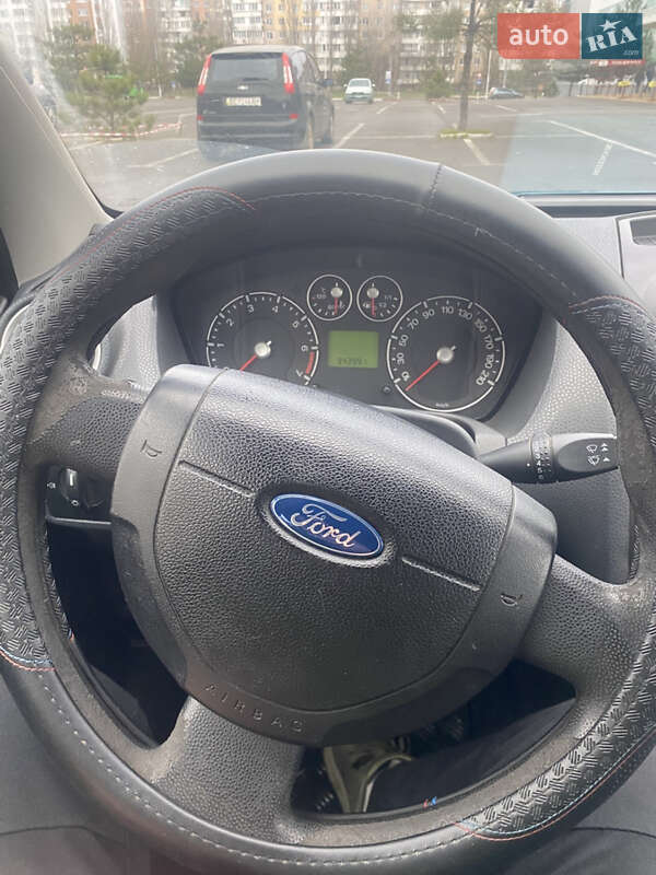 Хетчбек Ford Fiesta 2006 в Миколаєві фото 5 Хетчбек Ford Fiesta 2006 в Миколаєві