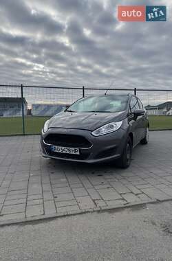 Хетчбек Ford Fiesta 2016 в Ужгороді