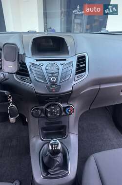 Хэтчбек Ford Fiesta 2016 в Ужгороде