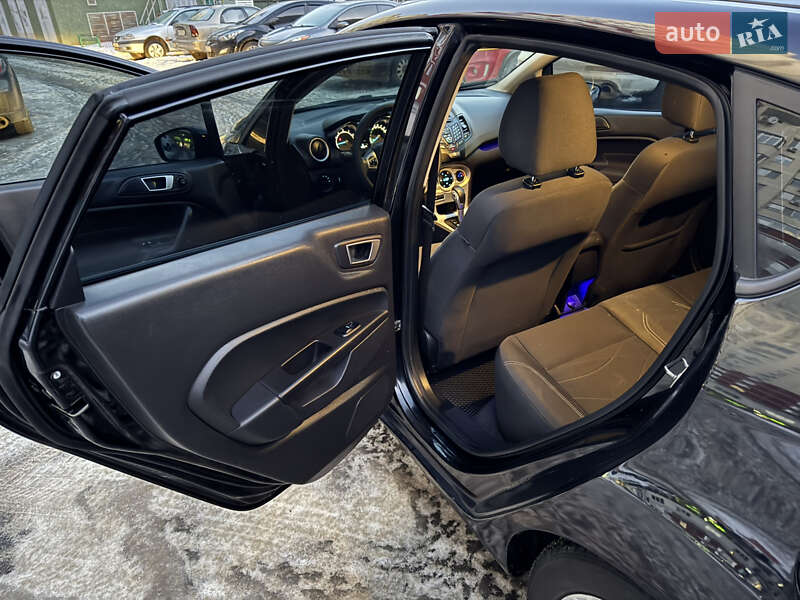 Хетчбек Ford Fiesta 2013 в Києві