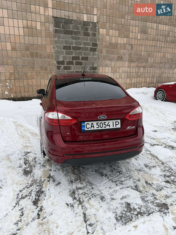 Седан Ford Fiesta 2016 в Звягелі