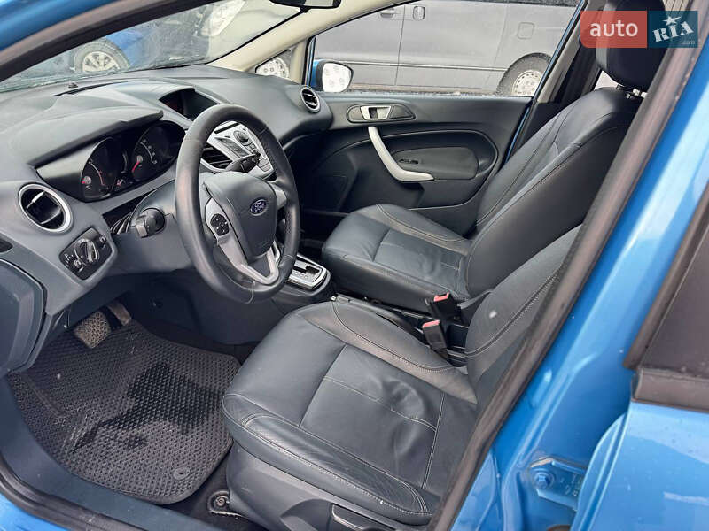 Хетчбек Ford Fiesta 2012 в Дніпрі