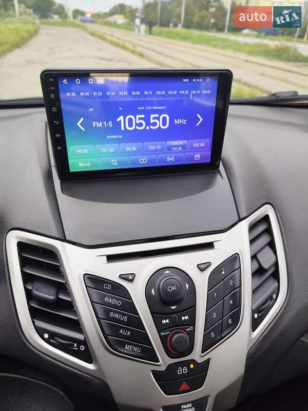 Седан Ford Fiesta 2013 в Киеве фото 3 Седан Ford Fiesta 2013 в Киеве