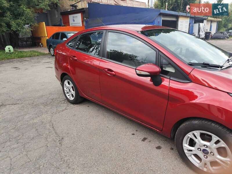 Седан Ford Fiesta 2013 в Киеве фото 2 Седан Ford Fiesta 2013 в Киеве