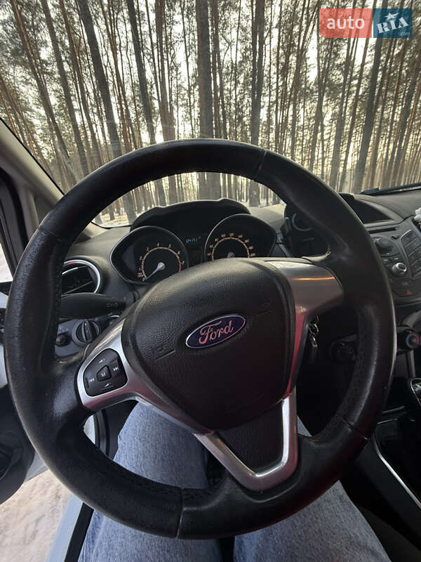 Хэтчбек Ford Fiesta 2013 в Сумах