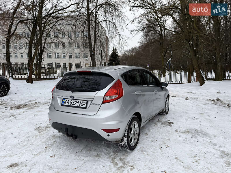 Хэтчбек Ford Fiesta 2010 в Чернигове