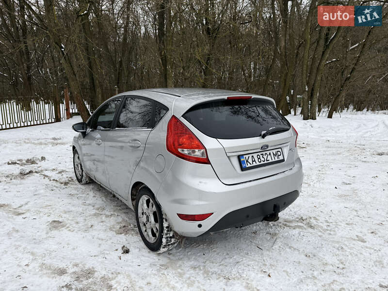 Хэтчбек Ford Fiesta 2010 в Чернигове