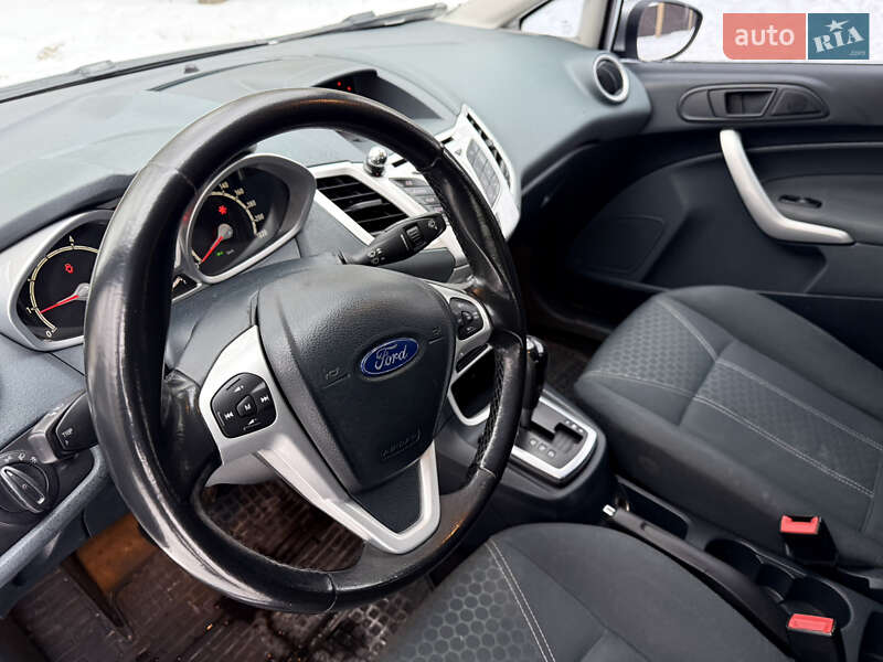 Хэтчбек Ford Fiesta 2010 в Чернигове