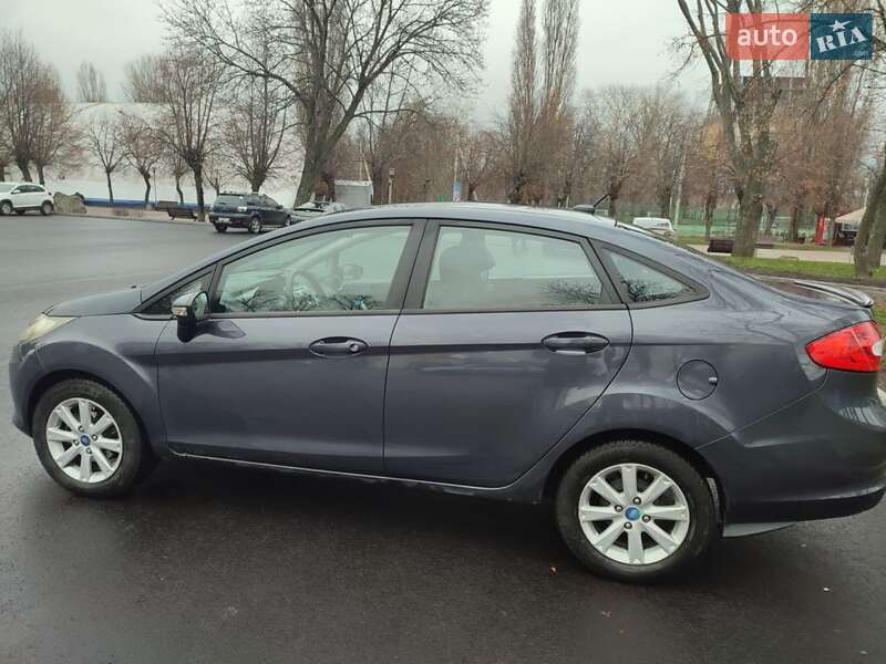 Седан Ford Fiesta 2013 в Черкасах фото 2 Седан Ford Fiesta 2013 в Черкасах