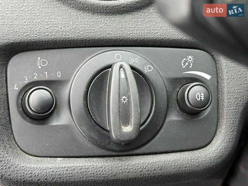 Хэтчбек Ford Fiesta 2016 в Киеве фото 30 Хэтчбек Ford Fiesta 2016 в Киеве