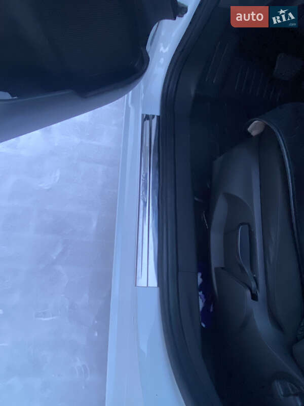 Хэтчбек Ford Fiesta 2014 в Ставище фото 10 Хэтчбек Ford Fiesta 2014 в Ставище