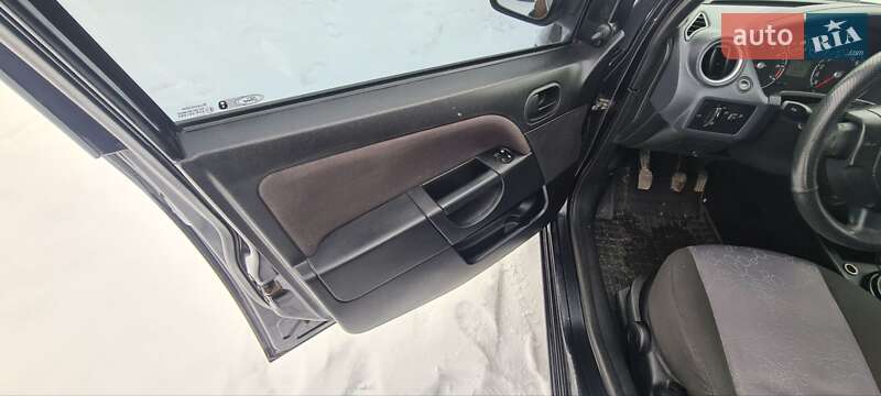 Хетчбек Ford Fiesta 2007 в Бару фото 9 Хетчбек Ford Fiesta 2007 в Бару