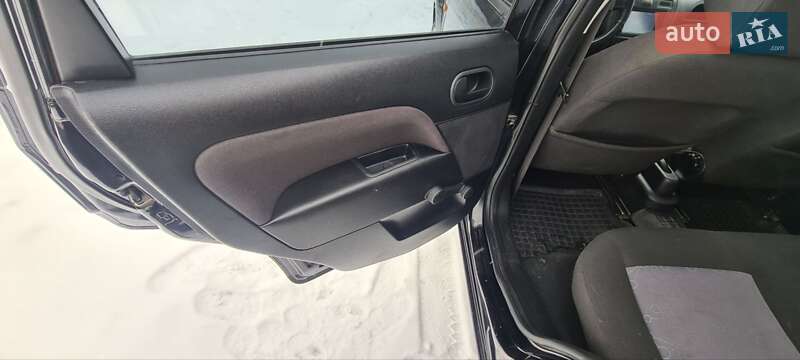 Хетчбек Ford Fiesta 2007 в Бару фото 13 Хетчбек Ford Fiesta 2007 в Бару