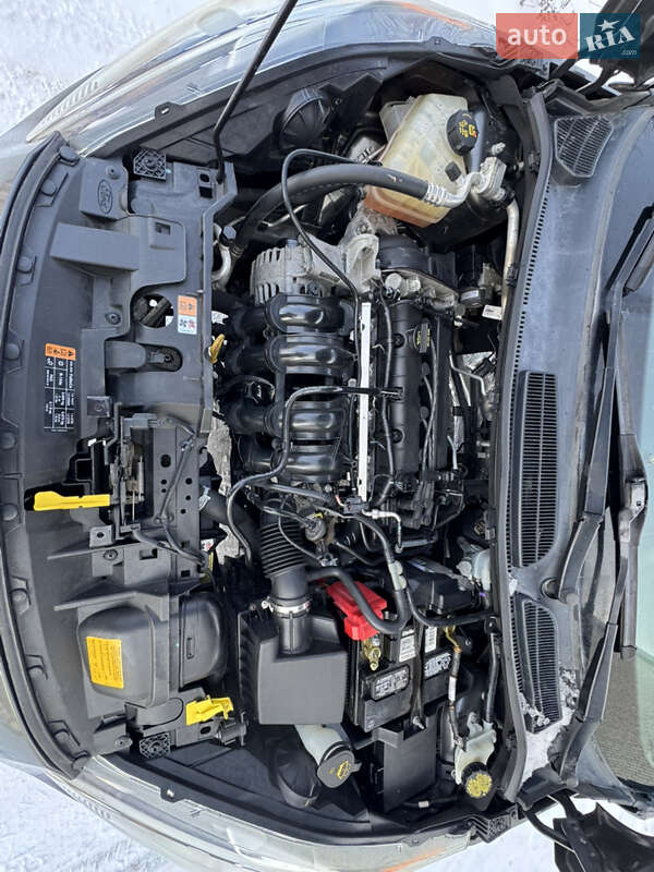 Седан Ford Fiesta 2015 в Львові