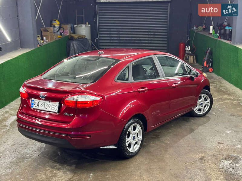 Седан Ford Fiesta 2014 в Киеве
