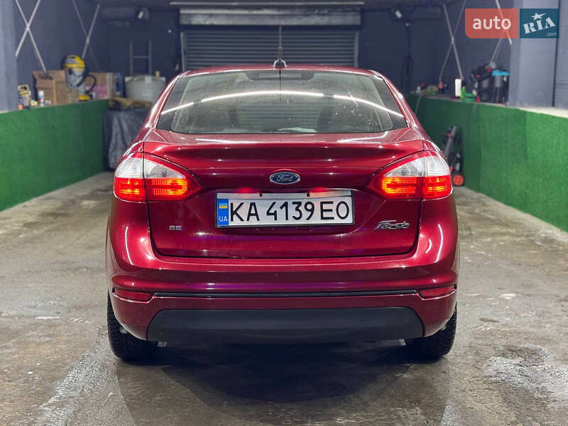 Седан Ford Fiesta 2014 в Киеве