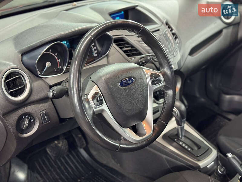 Седан Ford Fiesta 2014 в Киеве