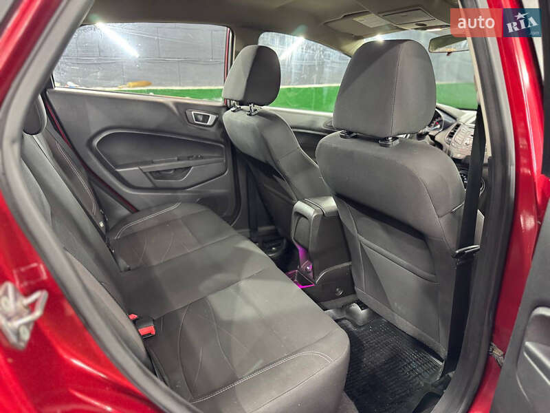 Седан Ford Fiesta 2014 в Киеве