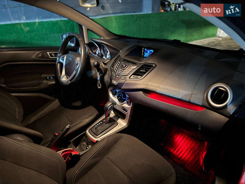 Седан Ford Fiesta 2014 в Киеве